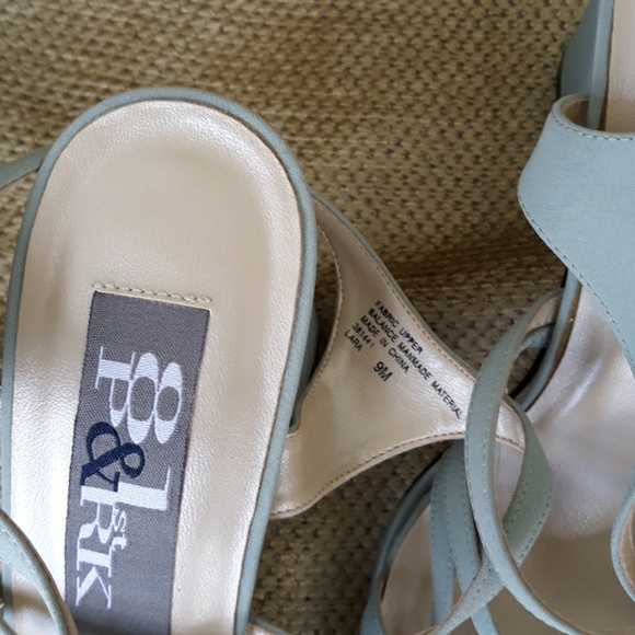 Brand new women's dress sandals - Picture 2 of 4